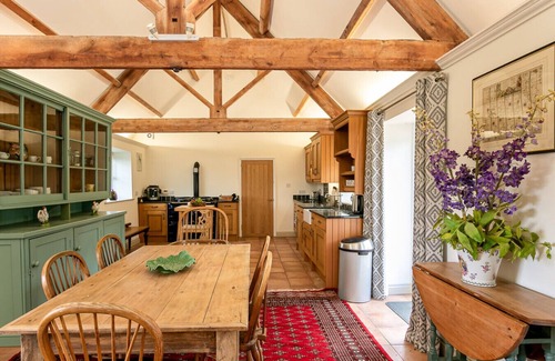 Gawcott House | Priory Courtyard - 3 Bedroom Countryside Escape