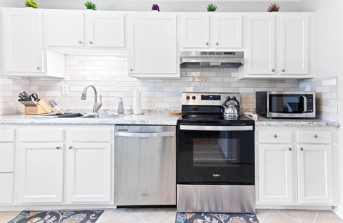Upper Arlington House | Pristine 3BR House Close to OSU, Downtown and Hospitals