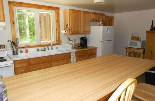 Jersey Shore Cabin | Pristine, Pet-friendly Creekfront Cabin