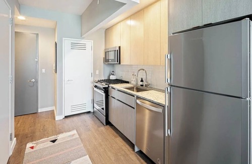 Hunters Point Condo | Pristine Studio Apartment in LIC Minutes from Grand Central