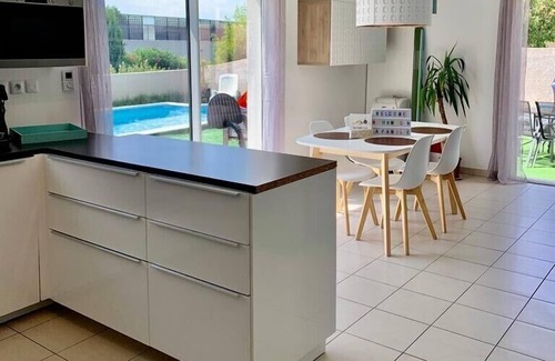 Chateauneuf-les-Martigues House | Private Pool Villa near Côte Bleue