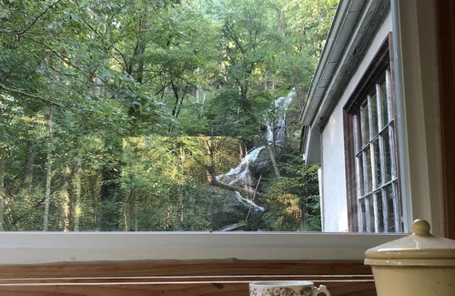 Independence Cottage | PRIVATE 150FT WATERFALL RIGHT OFF DECK! Rustic, Asian inspired.