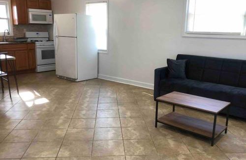 Woodbridge Apartment | Private 2-bed house with free parking and 15-min walk to direct NYC Manhattan train