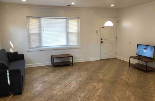 Woodbridge Apartment | Private 2-bed house with free parking and 15-min walk to direct NYC Manhattan train