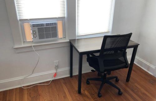 Perth Amboy Apartment | Private 2 bedroom and 1 bathroom house in a quiet area and convenient to NYC bus and train