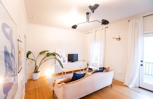 Atlantic House | Private 2 Bedroom Bungalow w/Wi-Fi + Kitchen