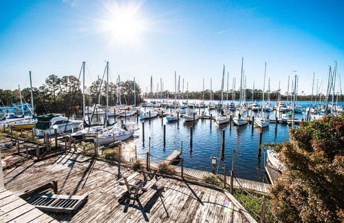 New Bern Resort | Private 2BR Condos in New Bern