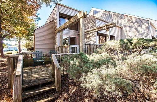 New Bern Resort | Private 2BR Condos in New Bern