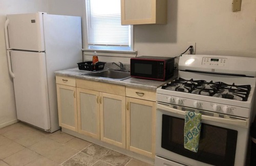 Perth Amboy House | Private 3 bedroom and 1 bathroom house with direct NYC Manhattan train a 15 minute walk away
