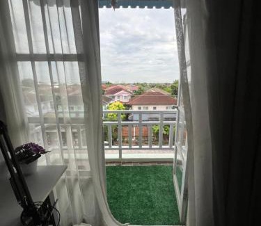 Tha Raeng House | Private 3rd Floor Room