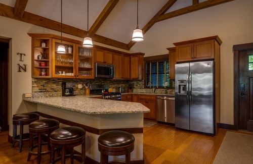 Harbor Springs Cottage | Private 4 Bedroom-8 Bed Cottage Near Ski Resorts! Stay at True North Golf Club