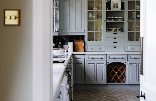 Craigavon House | Private 4 bedroom wing in Georgian Linen House w/modern twist (Pet Friendly)