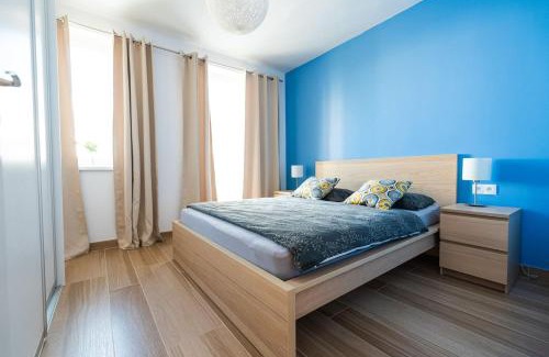 Nitra Apartment | Private 5 star 3 room flat and in-door Pkg
