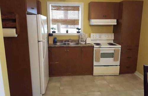 Terra Nova Apartment | Private and cozy one bedroom sanctuary few minutes from the Airport