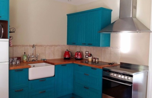 Tapu Cottage | Private and Peaceful Kingfisher Paradise Cottage