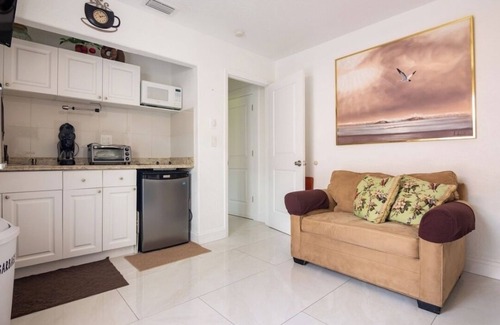 Tamiami Apartment | Private apartment in a great location in awesome Miami with WiFi, AC