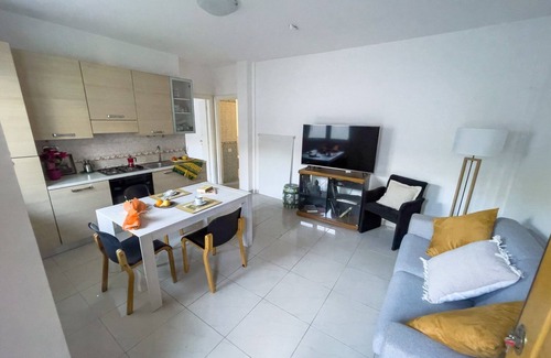 Zona XXX Castel Fusano Condo | Private Apartment in Luxurious Peaceful Roman Villa