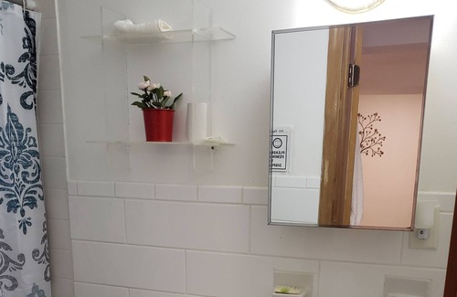 West New York Apartment | Private Apartment with Backyard, 15 min to Times Square
