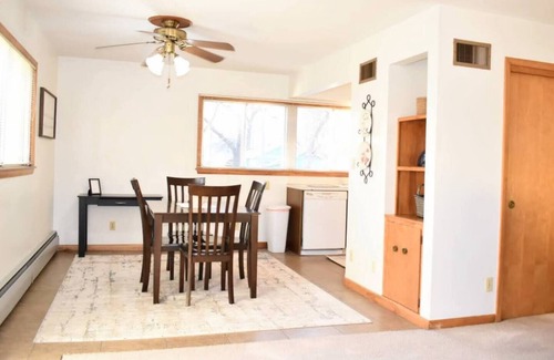 Eagle Grove Apartment | Private Apt w/Washer/Dryer-Parking-Kitchennn