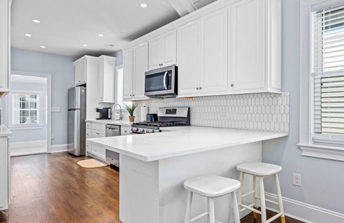 Gardens Condo | Private Balcony, Walk to Beach | 3bed/2bath 2nd FL