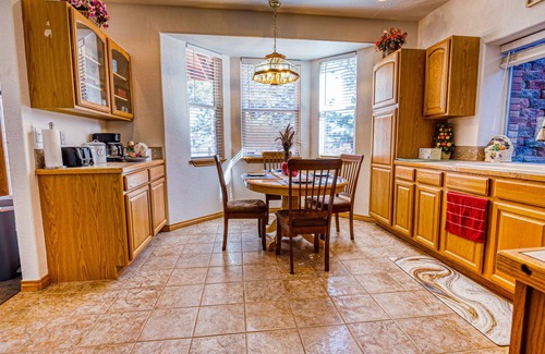 Thornton House | Private Basement by Outlet/Golf Course/East Lake