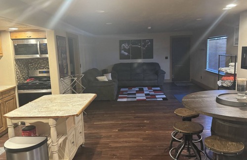 Herriman House | Private Basement With Home Theater & Fast WIFI