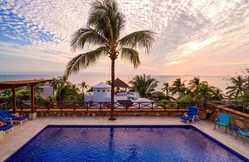 Punta de Mita House | Private Beach- Amazing Surf- Pool -Staff - Gated Home- Suburban & Chef Available