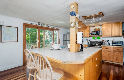 Wellfleet House | Private Beach. Big Beach house. Kayaks. SUP.