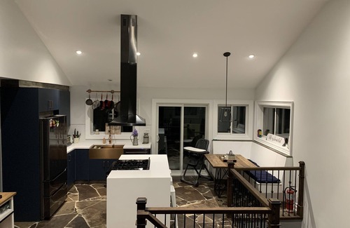 Armour House | Private Beach! Next to major snowmobiling trails!