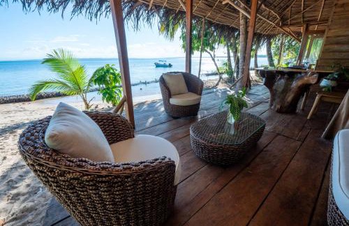 Isla Bastimentos House | Private Beachfront House with Kayak & Guided Tours