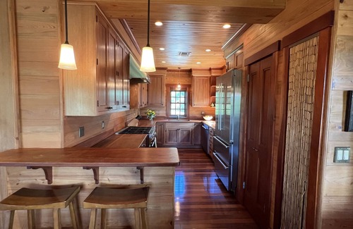 Hope Town House | Private Beachfront Luxury Property with Dock Access