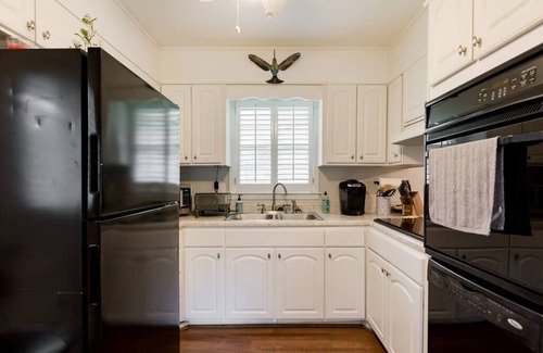 Smyrna House | Private Brick Ranch with 2 King and 2 Queen Beds