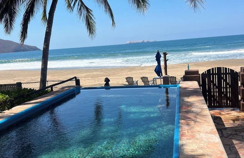 Barra de Potosi House | Private bungalow on the beach with WiFi and AC in Playa Blanca, Zihuatanejo