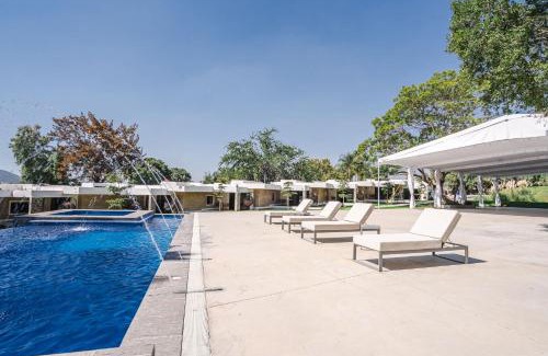 Cajititlan House | Private Bungalow Cajititlan Pool