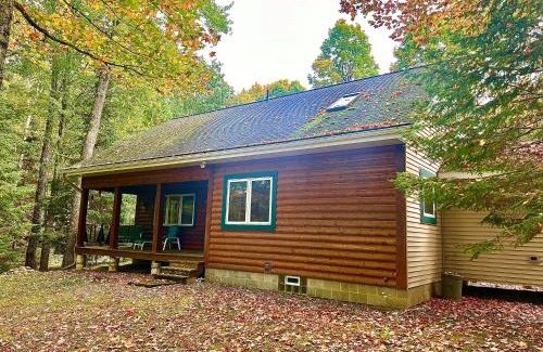 Crandon House | Private Cabin Getaway
