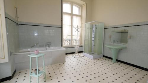 La Moncelle House | Private Castle with Park - Château Guillermo