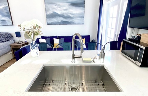 Sherman Oaks Cottage | Private Cottage, private outdoor space, custom everything.