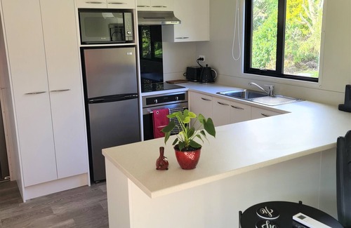 Paraparaumu Villa | Private Country Cottage
