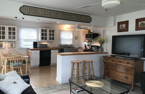 Charles City Cottage | Private Country Retreat with Swimming Pool
