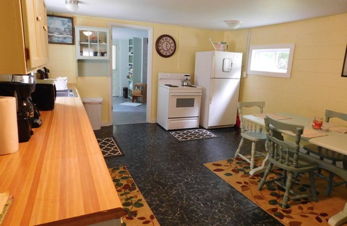 Lindside Cottage | Private, Cozy Cottage Nestled On Peter's Mountain.