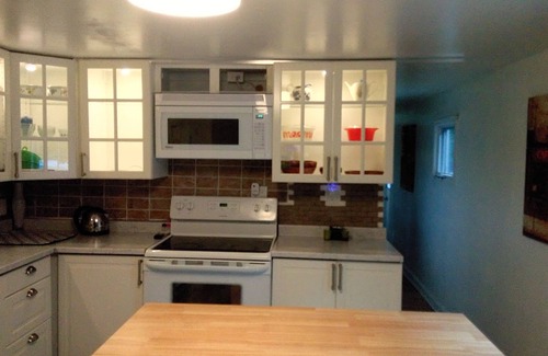 Central Frontenac Cottage | Private cozy cottage on Bobs Lake with boat launch