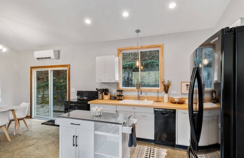 Anderson Township Cottage | Private & Cozy Modern Bungalow Conveniently Located