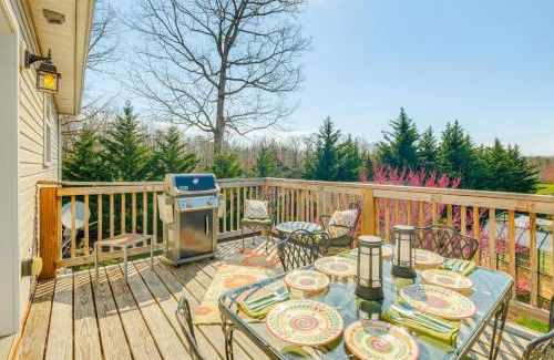 Louisa House | Private Deck and Views Rural Virginia Escape