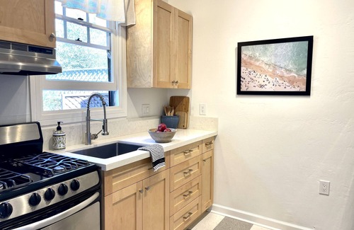 Upper East Apartment | Private Detached Cottage in Prime Downtown Location, Private Yard