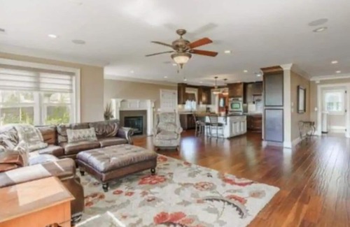 Lake Murray of Richland House | Private Dock & LAKE access! Hottub! Play area!