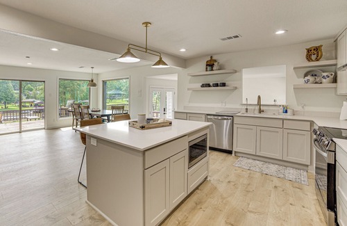 Eustace Cottage | Private Dock: Waterfront Cedar Creek Lake Home