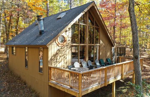 The Woods House | Private Dog-friendly Fall Foliage Paradise