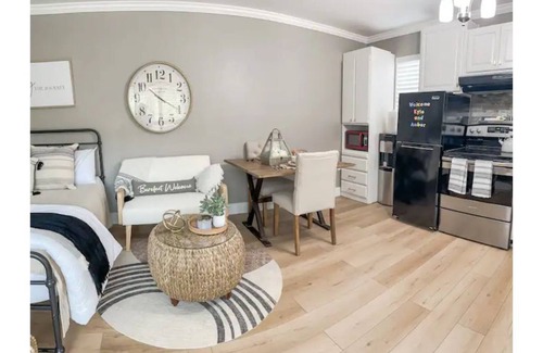 Concord Apartment | Private Entry Elegant Quiet Safe Cozy Studio Suite