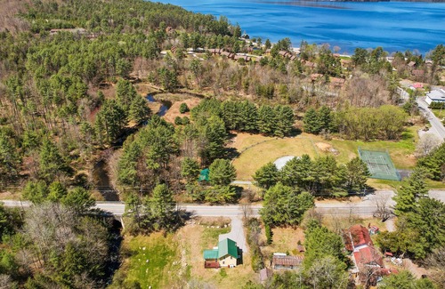 Adirondack House | Private escape near the lake, town, and hiking with free WiFi and full kitchen