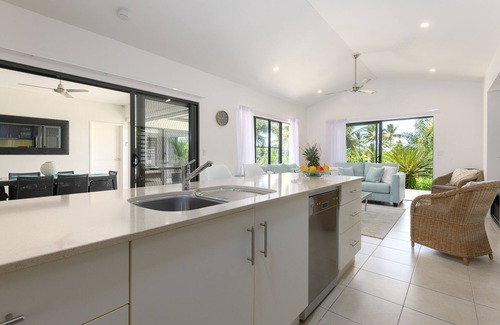 Craiglie House | Private family home in gated estate overlooking golf course with heated pool
